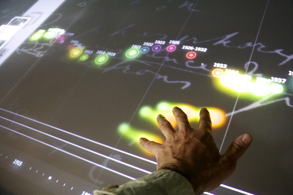 chronologie sur table multitouch (credit photo: Mosquito)