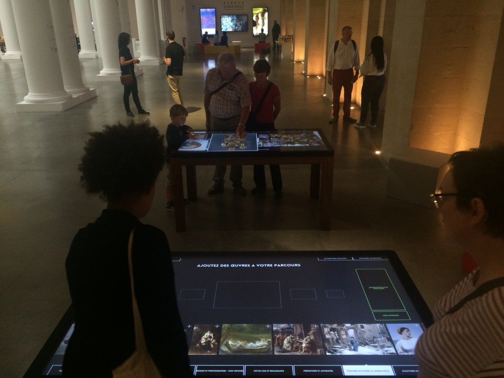 Espace numérique, écran interactif accueil beaux-arts